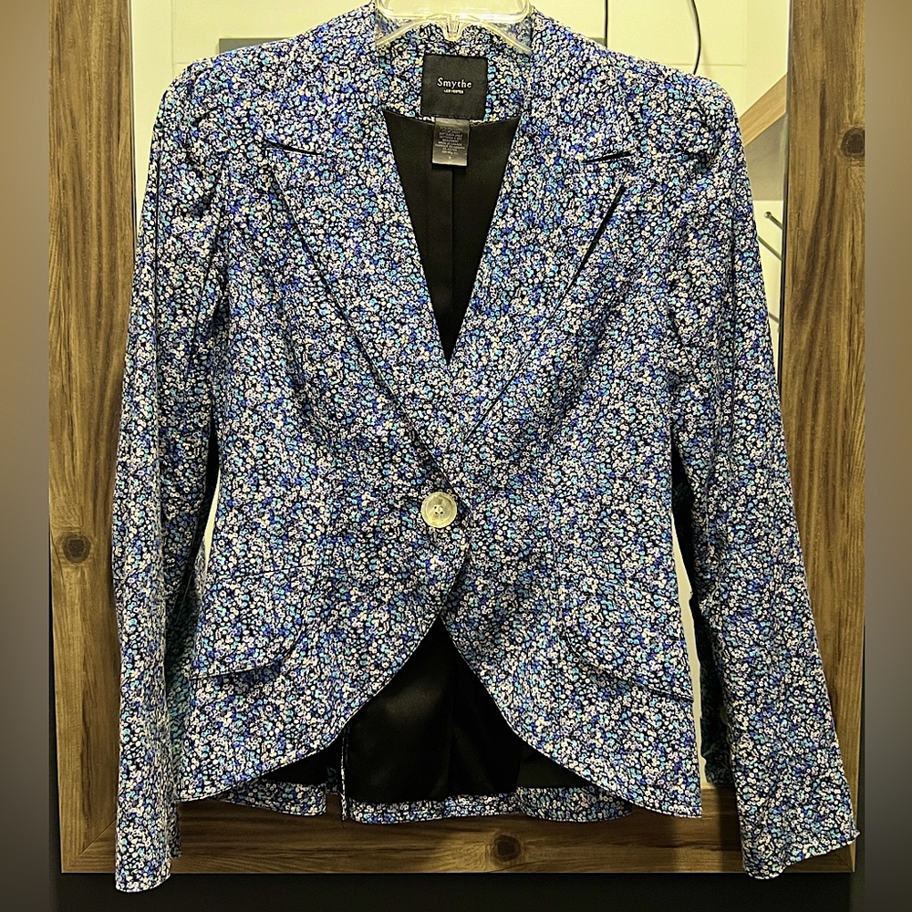 SMYTHE Floral Blazer in Blue and white hues - 1 button closure - Size 6 or 8